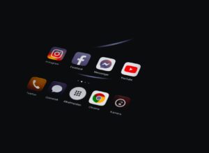 iphone screen showing icons with icons