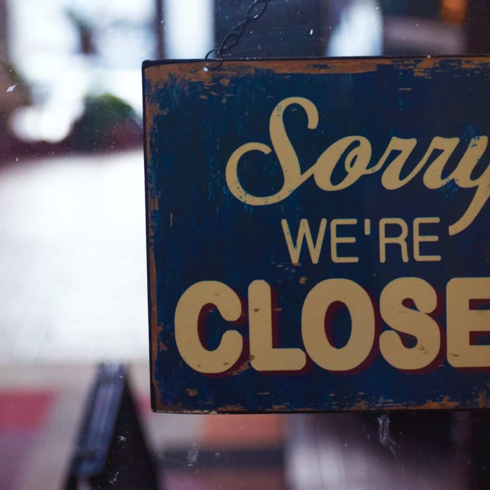 art business closed logo