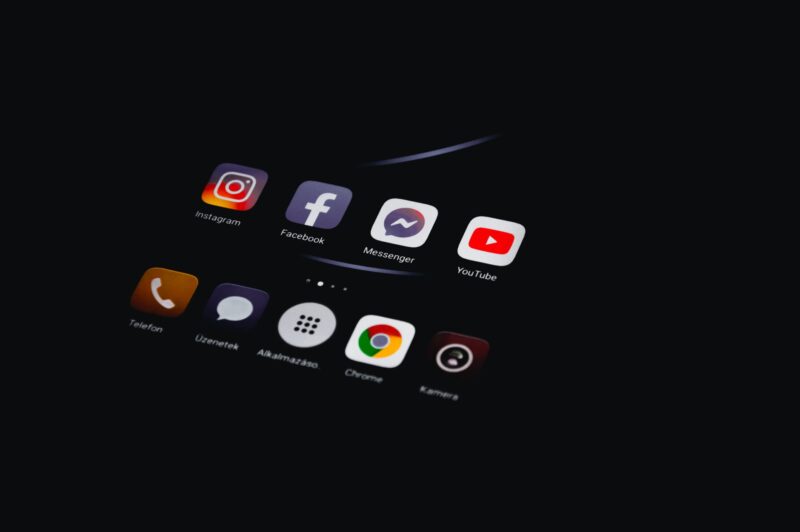 iphone screen showing icons with icons